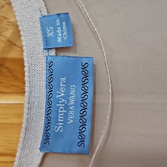 Vera Wang Lightweight Purple Cardigan. Woman's Sz: XS - Picture 3 of 8